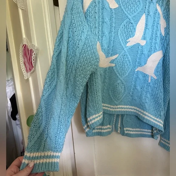 TAYLOR SWIFT 1989 CARDIGAN *FROM A DOG FRIENDLY HOME* - Picture 3 of 6